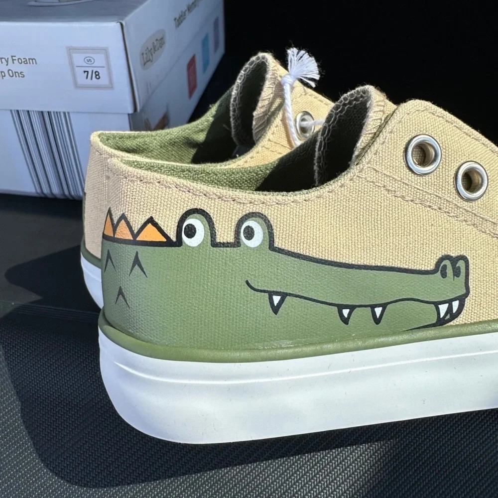 Toddler slip ons size 7/8
